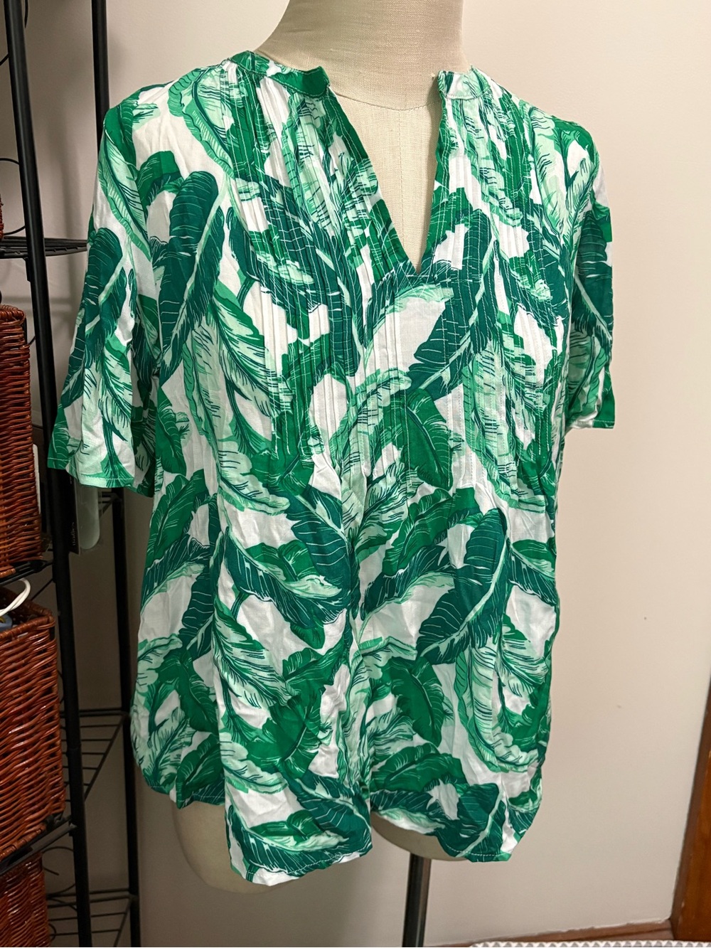 Old navy tropical leaf short tunic blouse XS NWT short sleeve